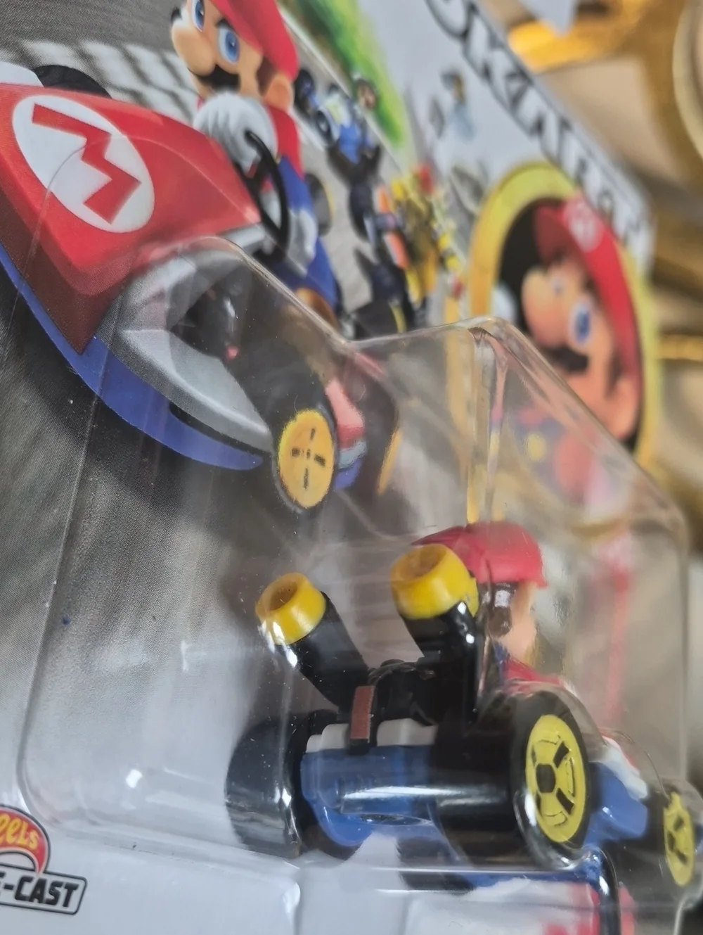 Mariokart × HotwHeeLs Mario Standard Kart Car, 1:64, Red & Blue Multi.